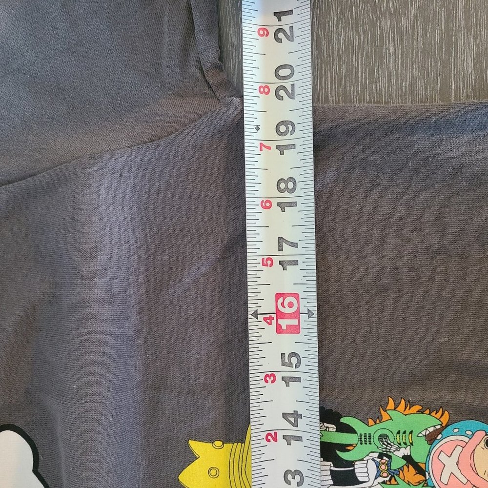 One Piece Mens T Shirt Chibi Strawhat Crew Under Skull Logo Small NWT - Picture 6 of 7